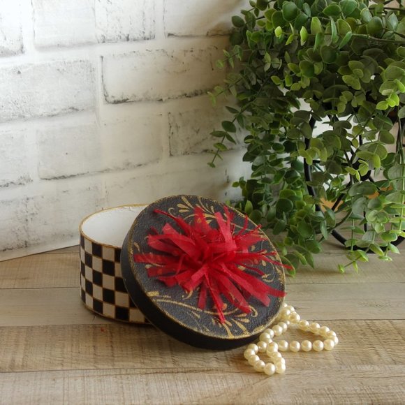 Vintage Check Small Decorative Hat Box Checked Storage Box Checked Gift Wrap Box - Picture 1 of 9